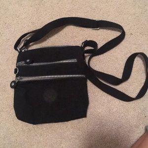 Kipling Zippered Purse • TAKING OFFERS